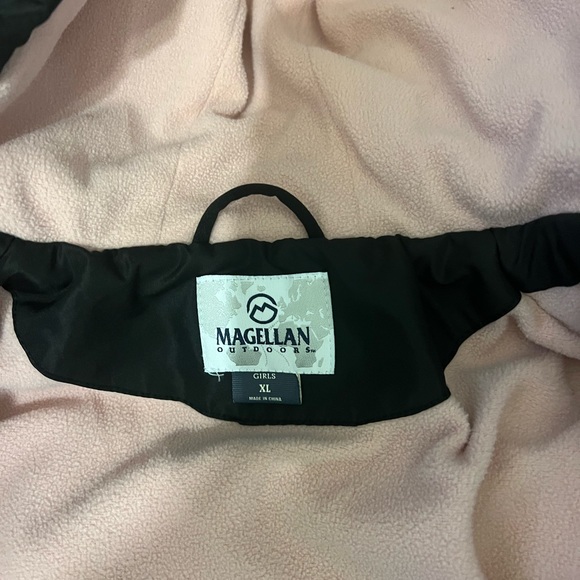 Magellan girls size XL 14-16 puffer jacket - Picture 2 of 2